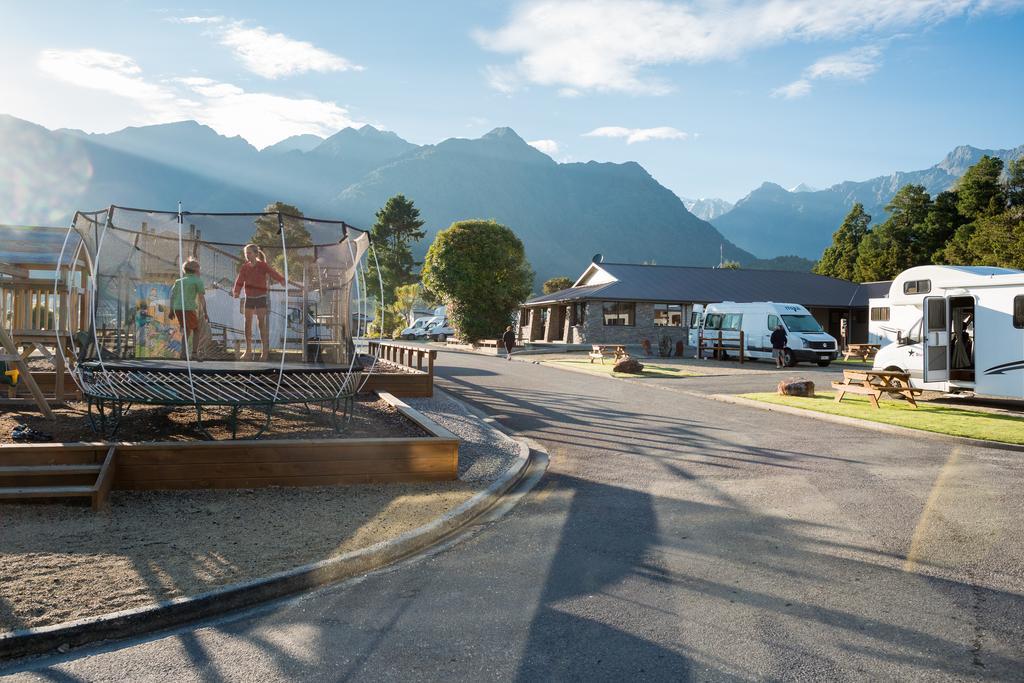 Fox Glacier Top 10 Holiday Park & Motels المظهر الخارجي الصورة