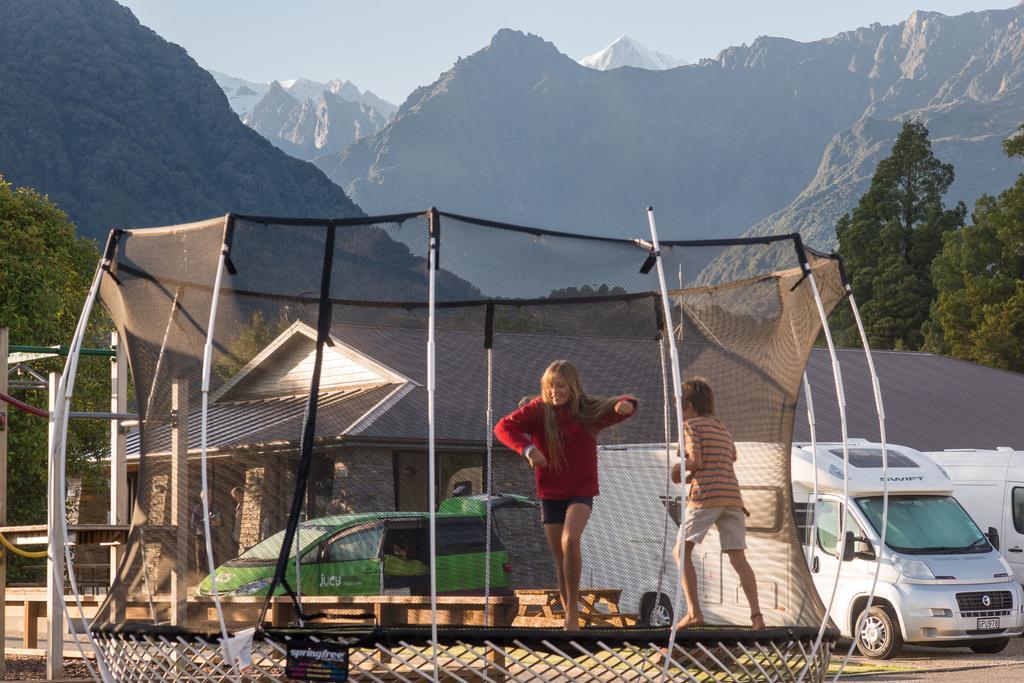 Fox Glacier Top 10 Holiday Park & Motels المظهر الخارجي الصورة